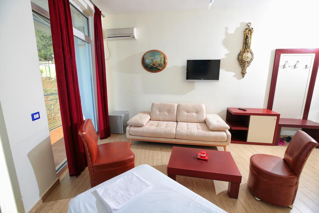 Hotel Nimfa Kanine Exterior foto